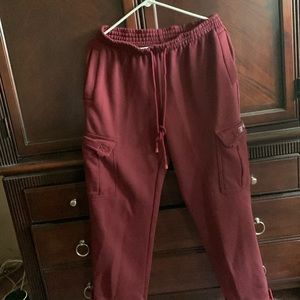 Men’s cargo pants… burgundy…. Xl but fit more like a large. Nice quality
